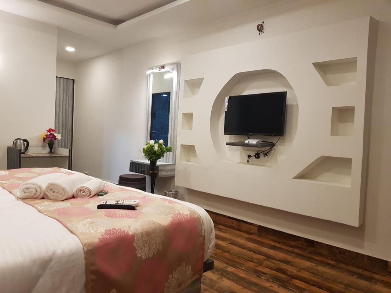 C P Cottage Resort Mahabaleshwar Exterior photo